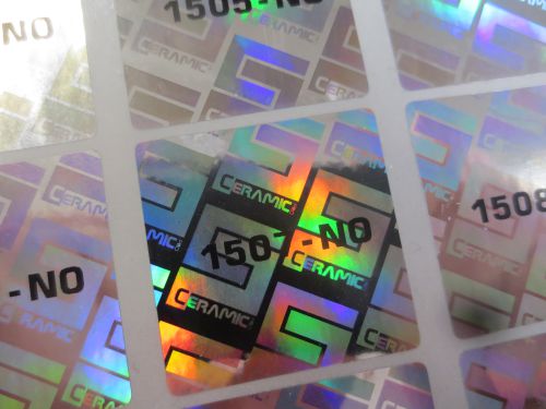 Holografiske klistremerker med nummerering levert denne uken.